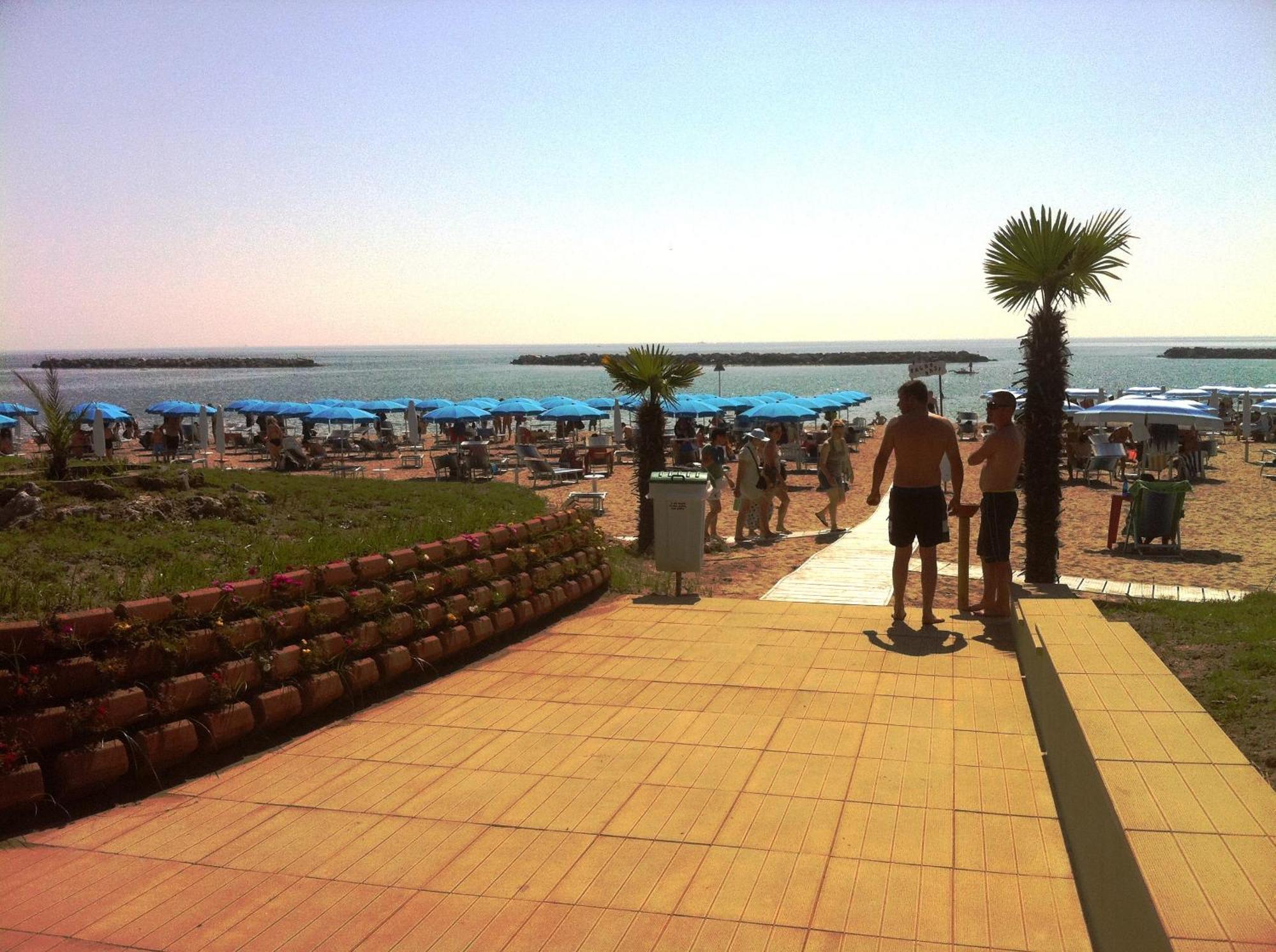Airone Bianco Residence Village Lido delle Nazioni Eksteriør bilde