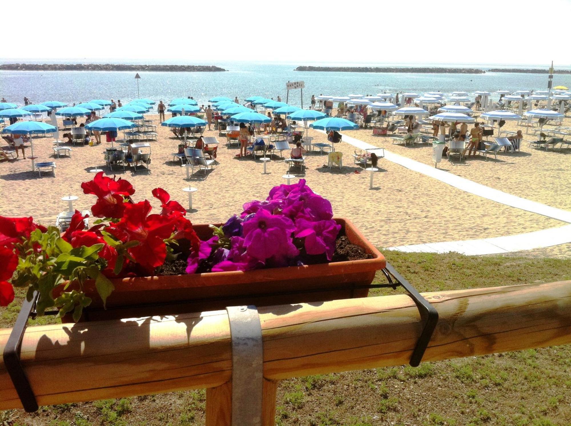 Airone Bianco Residence Village Lido delle Nazioni Eksteriør bilde